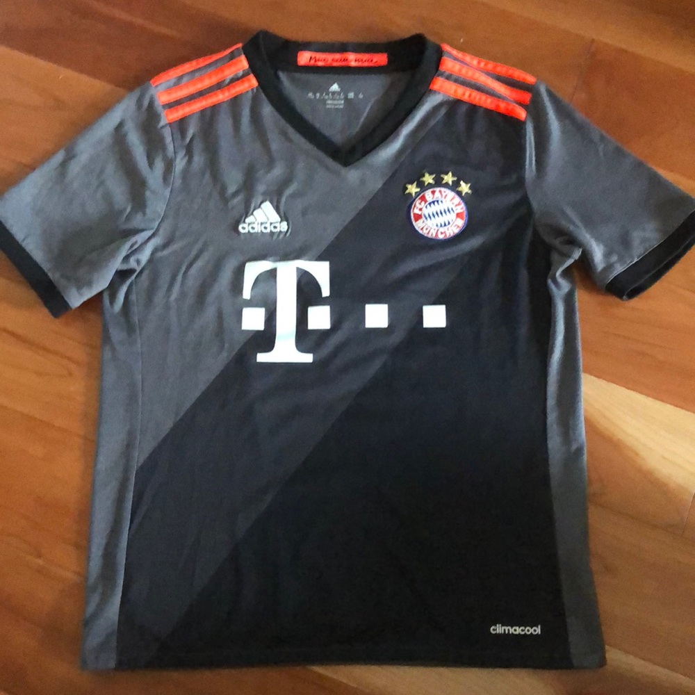 Like New! Youth FC Bayern Munchen Soccer Jersey.